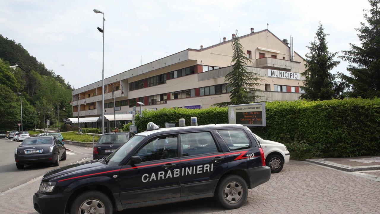 Ladro incastrato dai testimoni e dalla telecamera, denunciato
