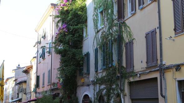 Si cerca una casa per gli anziani sgomberati dal centro storico