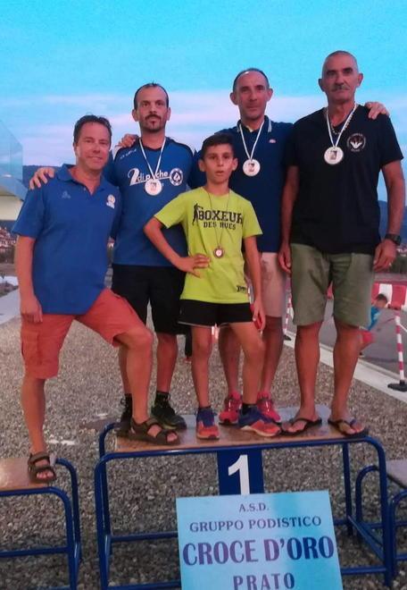 Brillano Giorgio Brizzi e gli altri atleti del Versilia