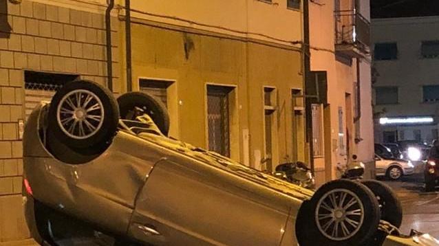 Cappotta con l’auto illeso il conducente