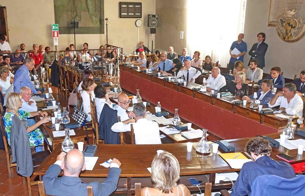 Fondi revocati al Comune «Fuori le responsabilità» 