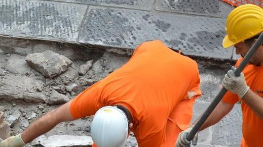 Nuovi cantieri in centro per rifare i lastricati tra divieti e sensi unici