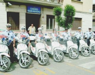 Mezzi ai vigili, ordinanza revocataAcquisti sì, ma con fondi del Comune