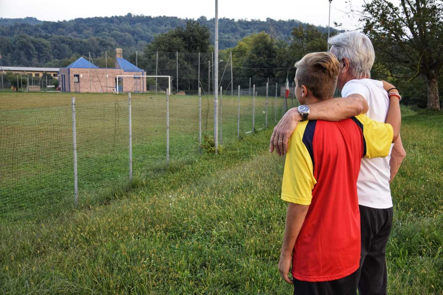 Un campo di calcio a Leggiuno, il paese dove 74 anni fa è nato Gigi Riva (foto di Sabrina Perna)