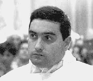 Don Marino Navalesi e piazza Finelli ad Avenza