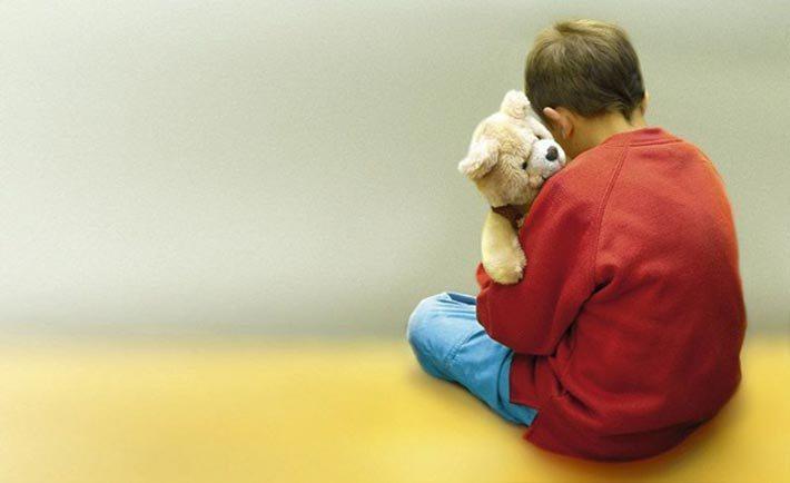Cavezzo: bimbo autistico, la classe diserta il compleanno 