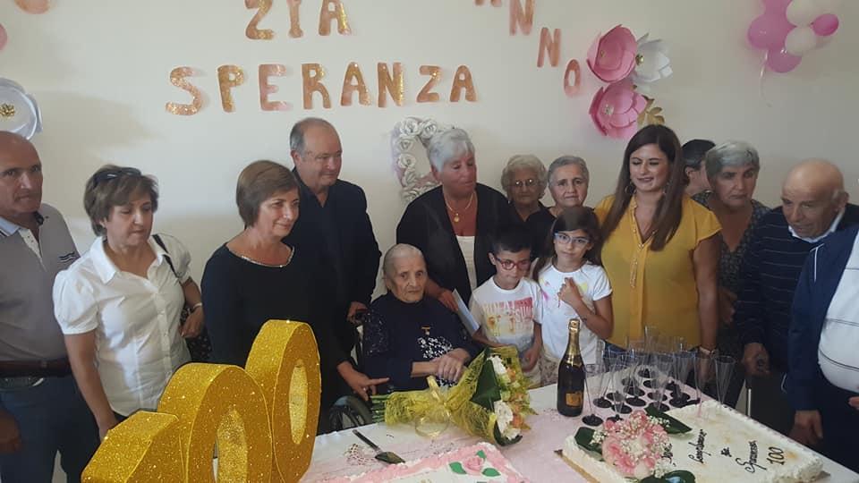 Tzia Speranza compie cent'anni: festa grande al Centro don Tarcisio Sulis 