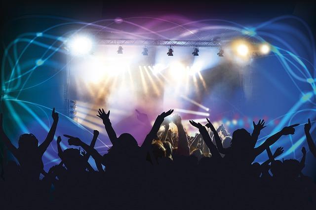 Scippo in discoteca, arrestato un 21enne modenese