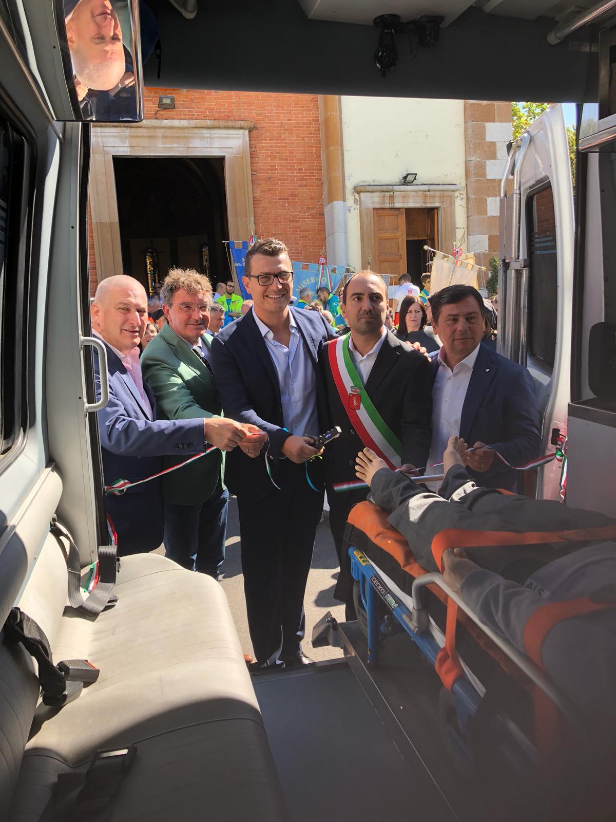 L'inaugurazione dell'ambulanza a Montemurlo