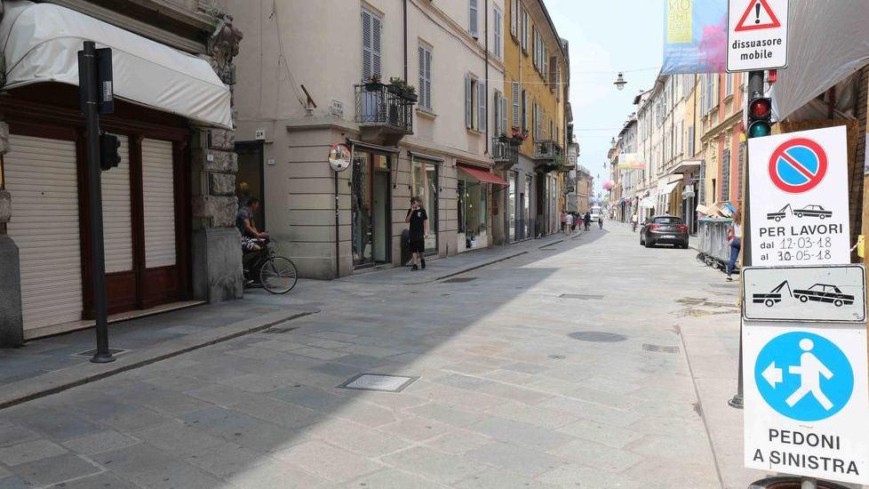 Pedonalizzazione, dopo ritardi e collaudi a novembre si alzeranno gli otto pilomat