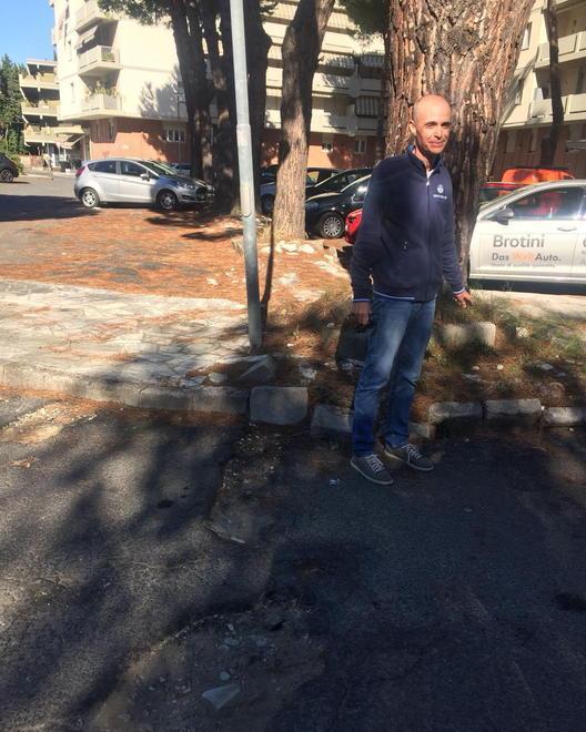 Percorso a ostacoli e degrado tra le vie Fiorillo e Lunense 