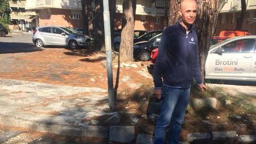Percorso a ostacoli e degrado tra le vie Fiorillo e Lunense