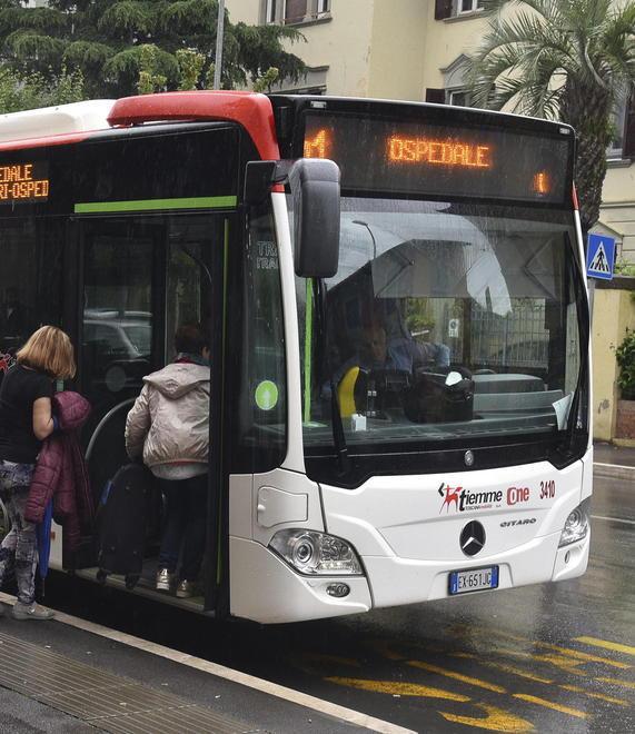 «Il pullman non passa e le tariffe rincarano» Proteste da Torniella