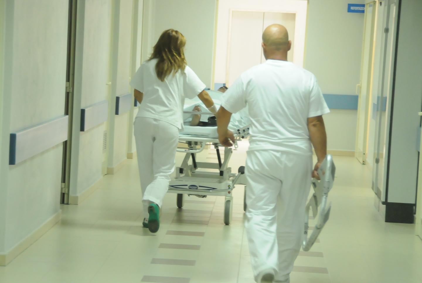 Gli infermieri in trasferta «Riportateci a casa» 