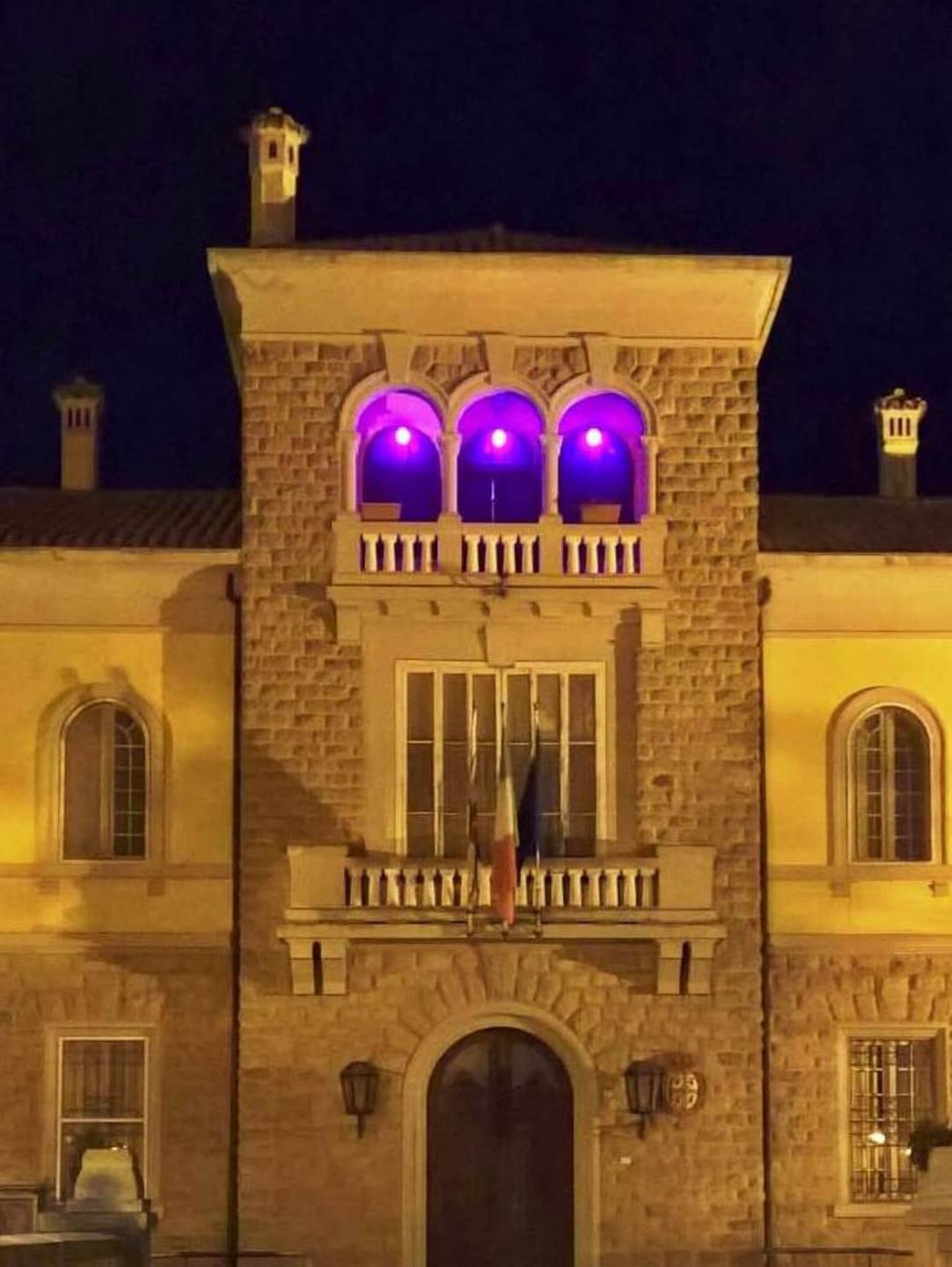 Comune rosa contro il tumore al seno 