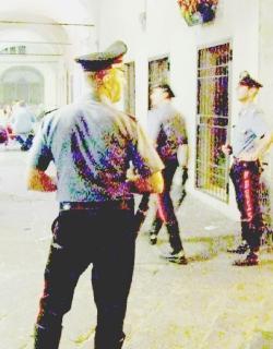 Controlli dei carabinieri in piazza delle Vettovaglie