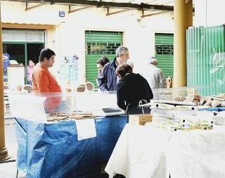 Un banco durante una manifestazione al mercato coperto