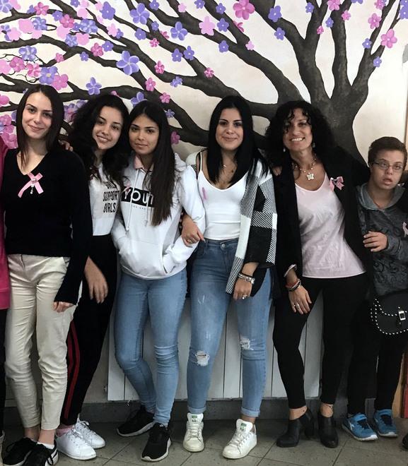 Tumore seno Nastro rosa a scuola per prevenire 