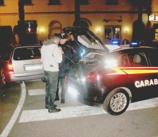 Controllo con l’etilometro dei carabinieri