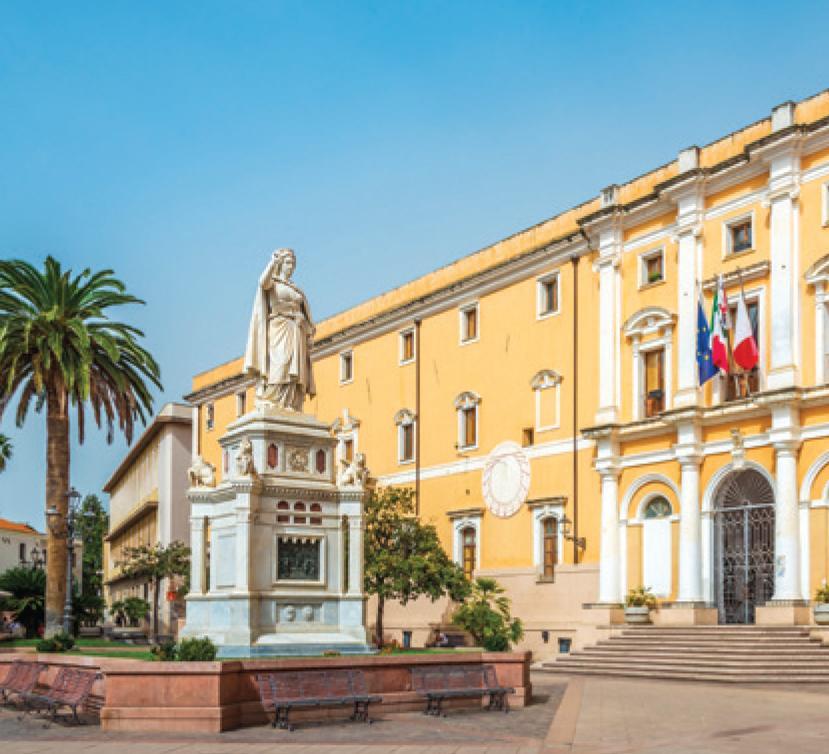 Le nobili tracce del passato in un viaggio tra palazzi, torri, castelli e “pinnettos” 