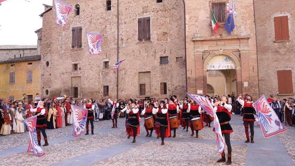 Folla-record in centro storico per il Palio dell’Angelica