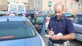 Baby gang sorpresa a smontare e rubare pezzi di scooter