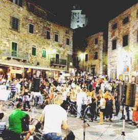 Gli artisti di stradarendono magiche le notti campigliesi