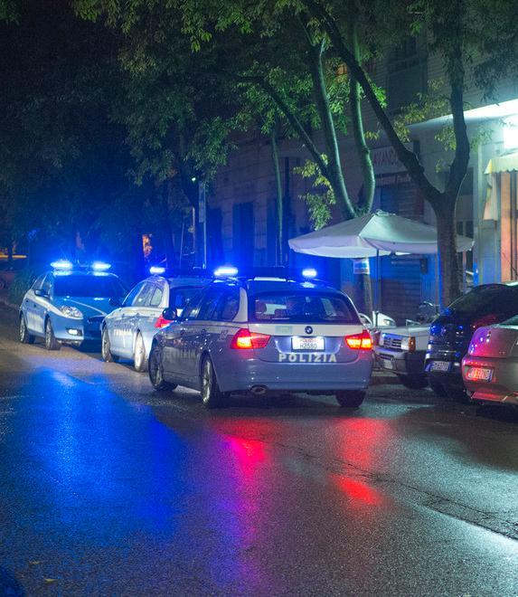 Bar e negozi al setaccio: un cliente va in carcere