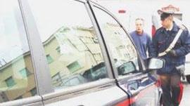 In un colpo perde 150 euro al videopokersi arrabbia e minaccia di dare fuoco al bar