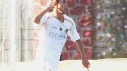 Alessandro Triglia esulta dopo il gol