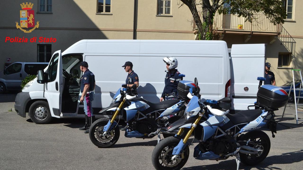 Reggio Emilia, rubavano le batterie dai ripetitori della telefonia mobile: arrestati