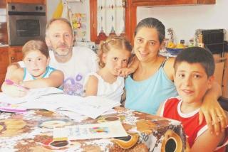Alfredo Bani insieme alla sua famiglia