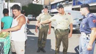 La pattuglia mista in azione ieri pomeriggio a Chinatown