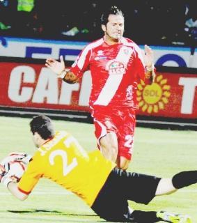 <strong>VECCHIO LEONE.</strong> Carparelli anticipato dal portiere romanista