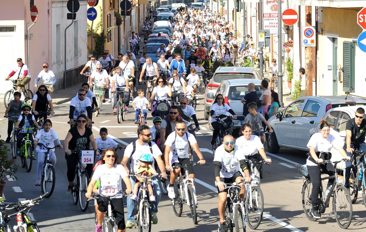 Pedalata ecologica, domenica niente auto 