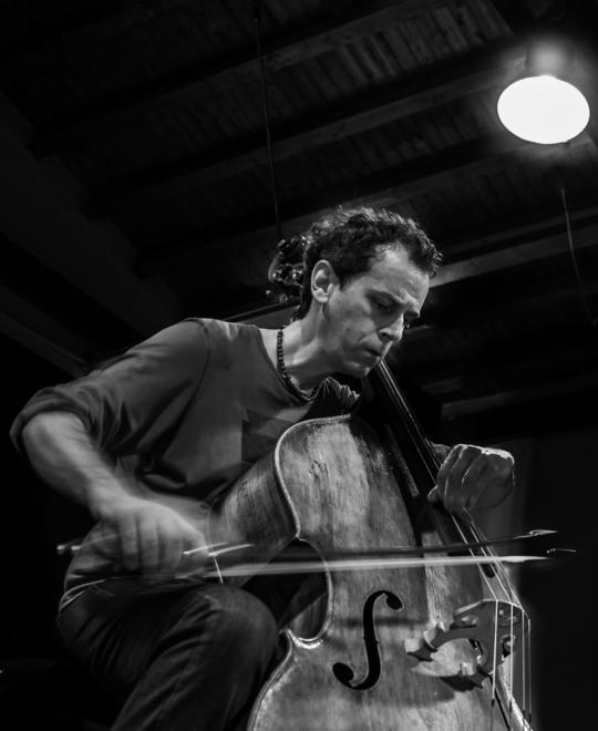 Daniele Roccato porta al teatro Valli suoni “Notturni” «Parte tutto da Bach» 