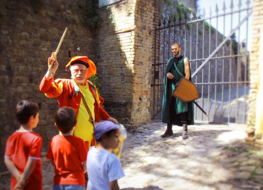Quattro Castella, al Bianello visite guidate e avventura con “Oh che bel castello” 
