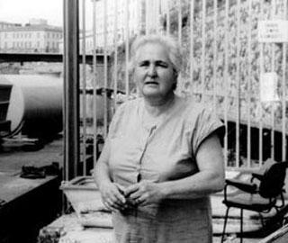 L' irriducibile Vera, l'artista ribelle e i geni della burla