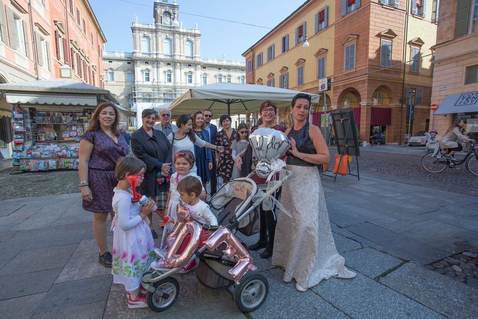 Pubblicazioni Di Matrimonio Comune Di Roma Modena, matrimonio "ecologico": la sposa arriva a piedi Gazzetta di Modena