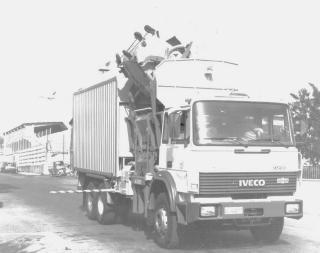 Un camion della nettezza urbana della Rea