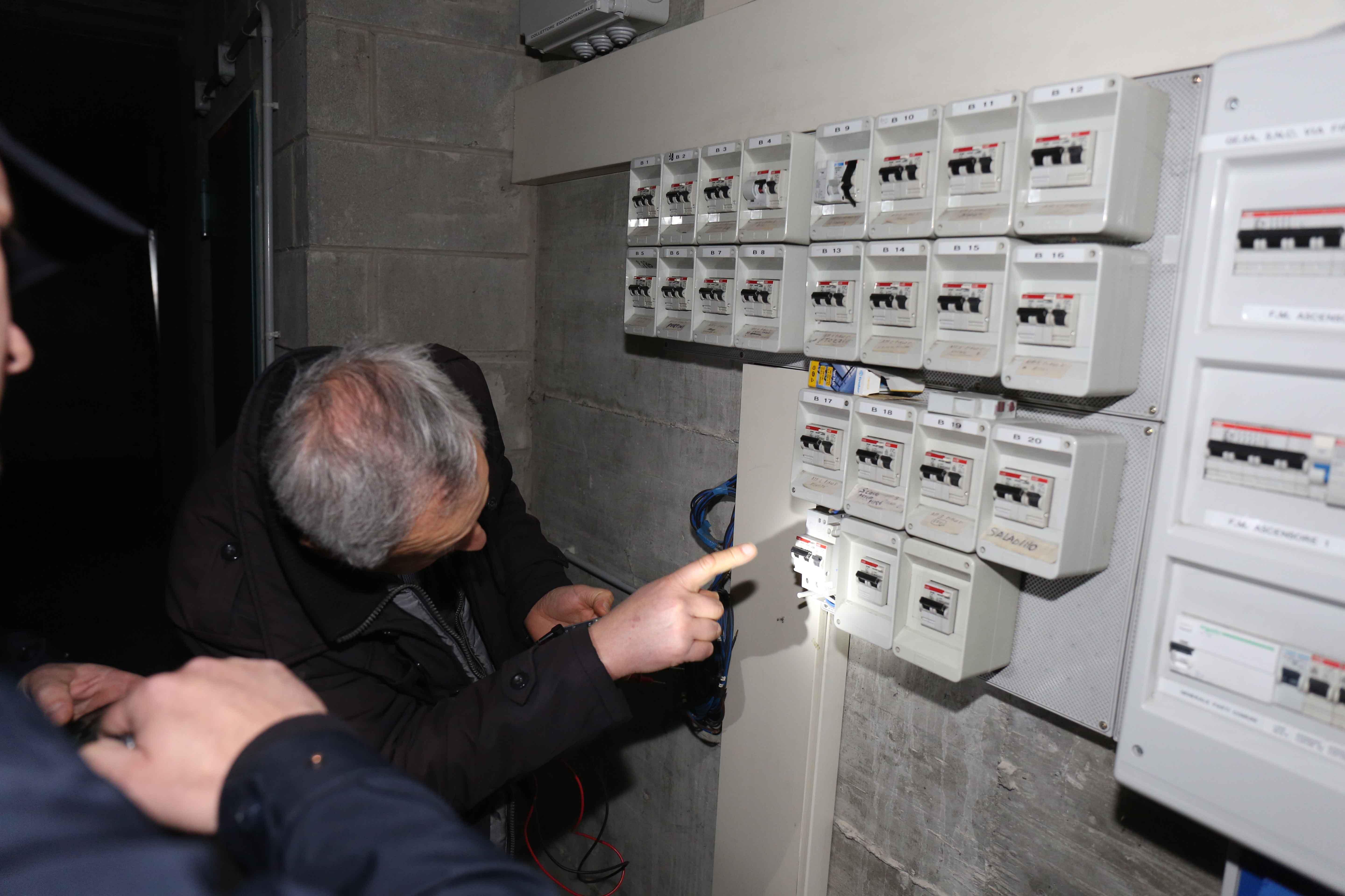 Pavullo.Utilizzava l'energia elettrica del vicino, denunciato