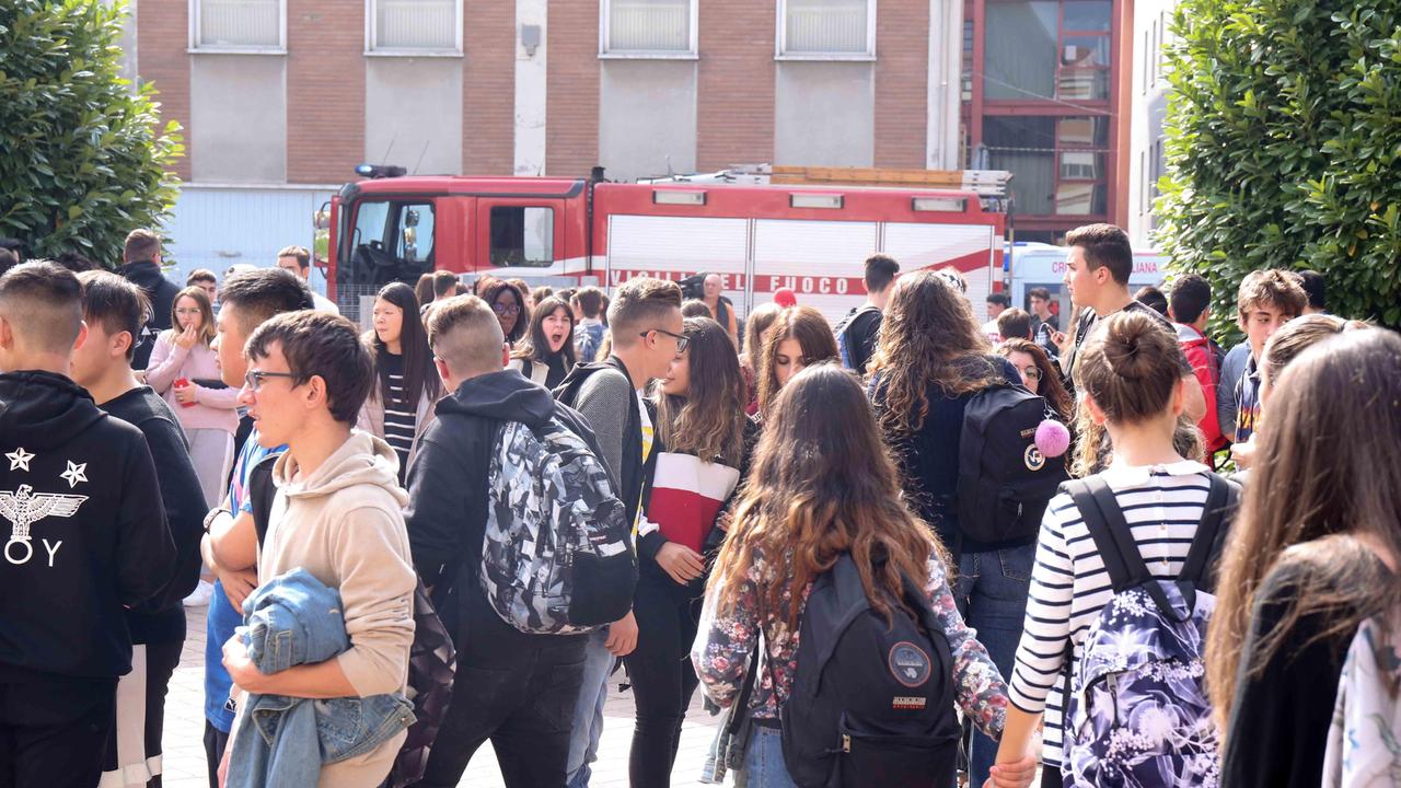 Reggio Emilia, principio di incendio nell'istituto Scaruffi: scuola evacuata
