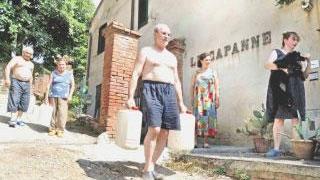 Trenta famiglie senza un filo d'acqua