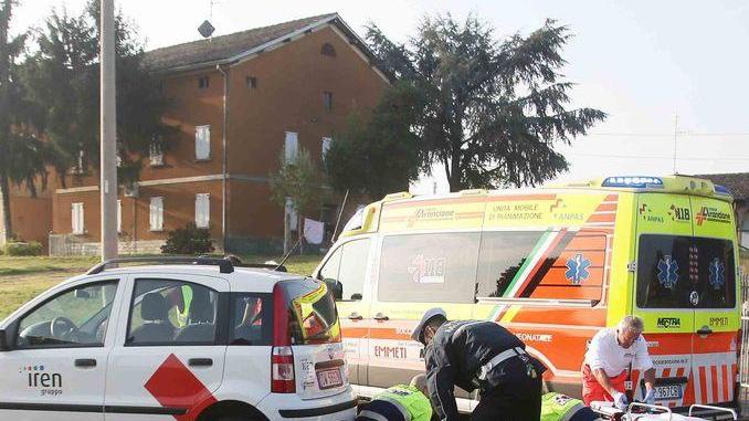 Auto contro scooter, grave un 44enne