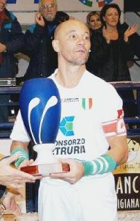 <strong>AMARCORD.</strong> Mariotti con la Coppa Italia 2006