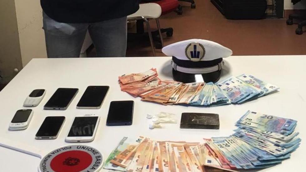 Un giro di almeno 150 clienti per i fratelli dello spaccio