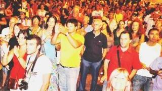 Uno scorcio della gente che ha partecipato alla Stranotte