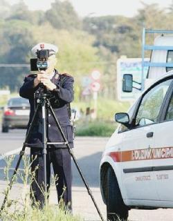 Un controllo col telelaser in Valdicava