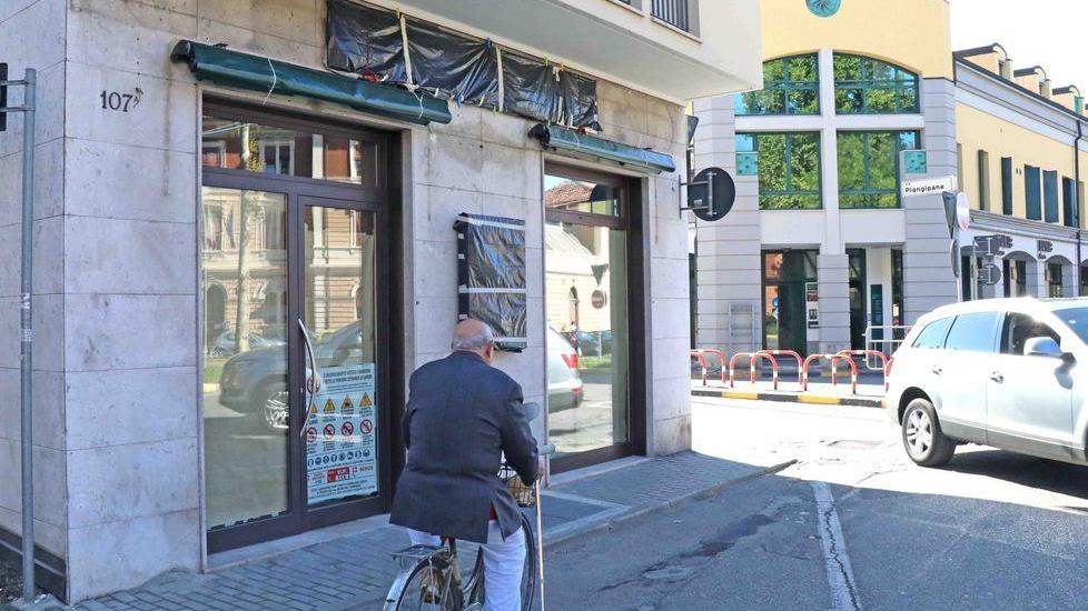 Sabato riapre il bar Kristall