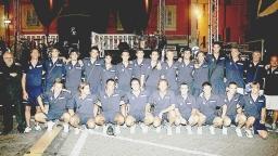 <strong>I PROTAGONISTI. </strong>La squadra e lo staff tecnico del Borgo a Buggiano che si apprestano a iniziare l’avventura nel campionato di serie D durante la presentazione in piazza Salutati
